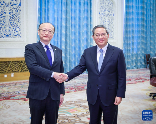 3月24日下午，國務(wù)院總理李強(qiáng)在北京人民大會(huì)堂會(huì)見亞洲開發(fā)銀行行長神田真人。新華社記者 劉彬 攝