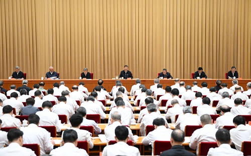 7月14日至15日，中央城市工作會議在北京舉行。中共中央總書記、國家主席、中央軍委主席習(xí)近平出席會議并發(fā)表重要講話。中共中央政治局常委李強(qiáng)、趙樂際、王滬寧、蔡奇、丁薛祥、李希出席會議。新華社記者 謝環(huán)馳 攝