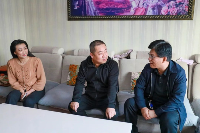 伍紅旗_副本.jpg 伍紅旗_副本.jpg