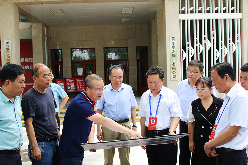 路主席_副本.jpg 路主席_副本.jpg